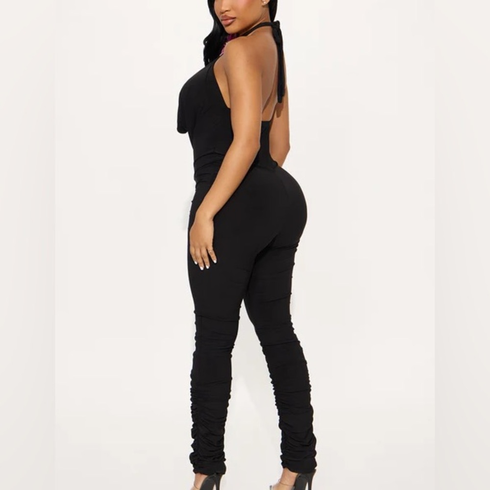 Gianna Black Halter Stacked Leg Jumpsuit NEW 🏷️ - Picture 2 of 3